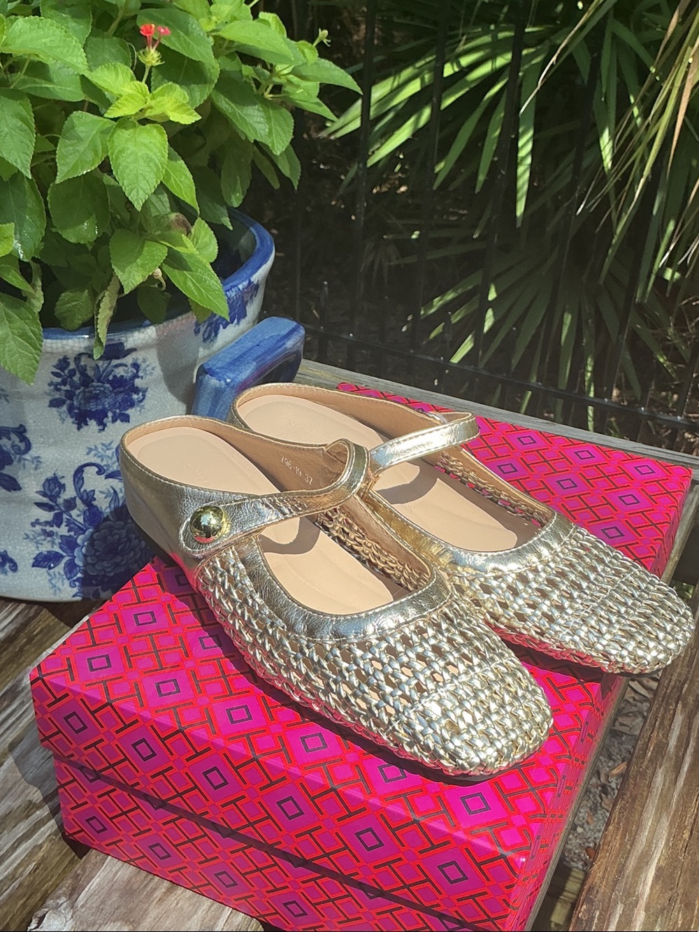 NEW no tags / Gold Woven Mary Jane Flats with Strap size 37